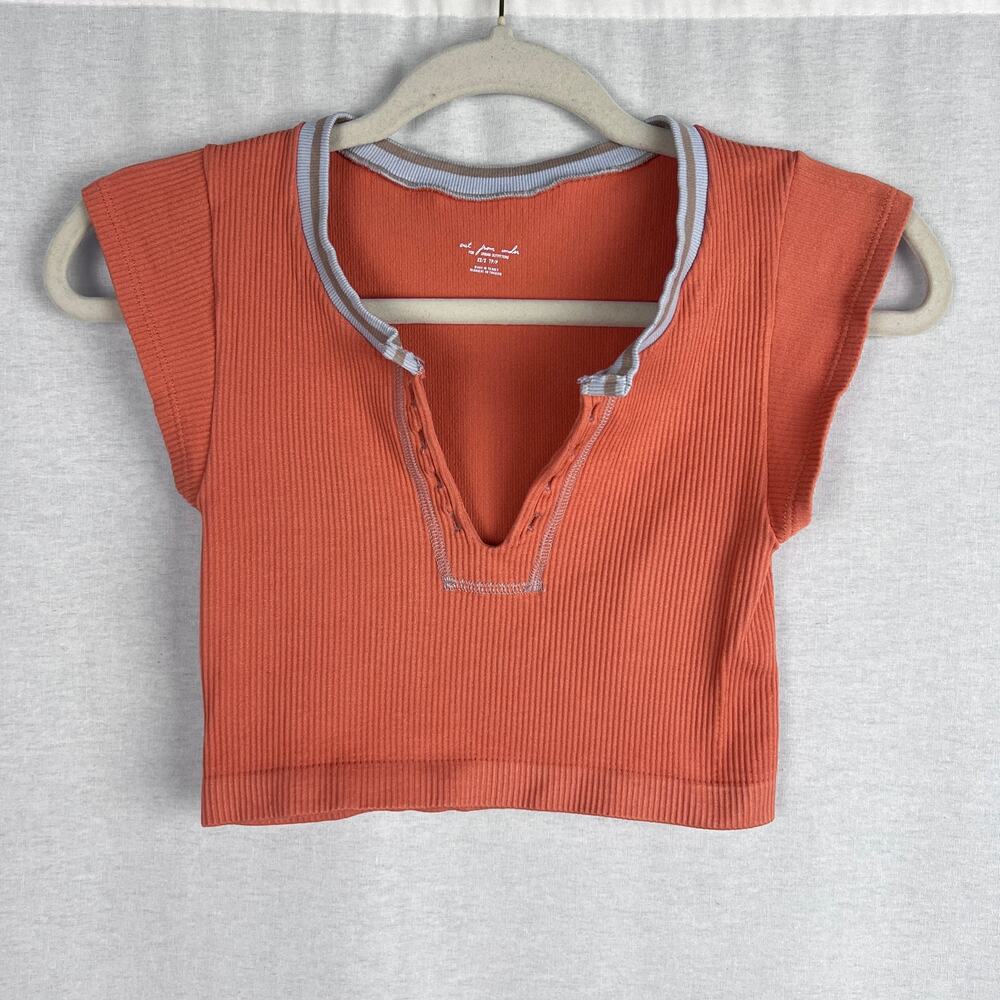 Urban Outfitters Top Womens XS Go For Gold Crop Tee Orange Athleisure Sporty